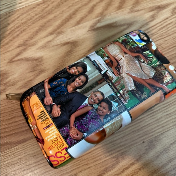 Magazine Print “the Obamas” Bag w/ Matching Zip Wallet - Picture 2 of 7